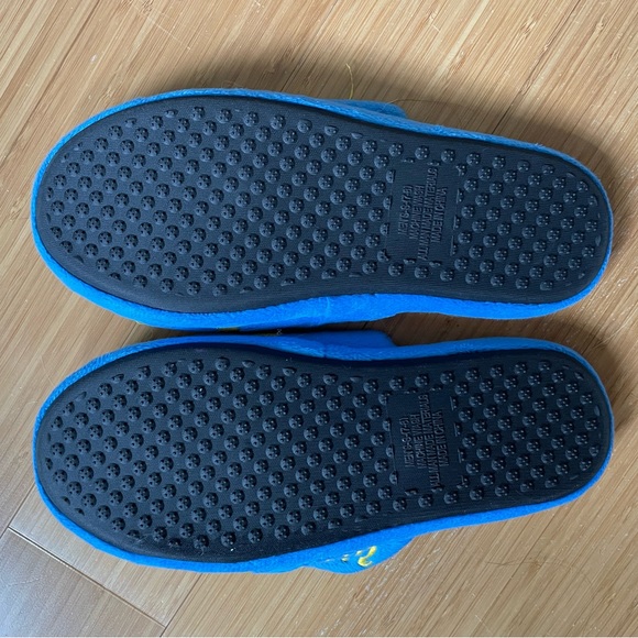 UCLA Slippers - Picture 3 of 3